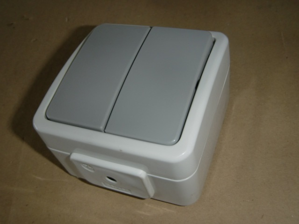 3075 05 AQUATEC IP44 FR-AP-Serienschalter